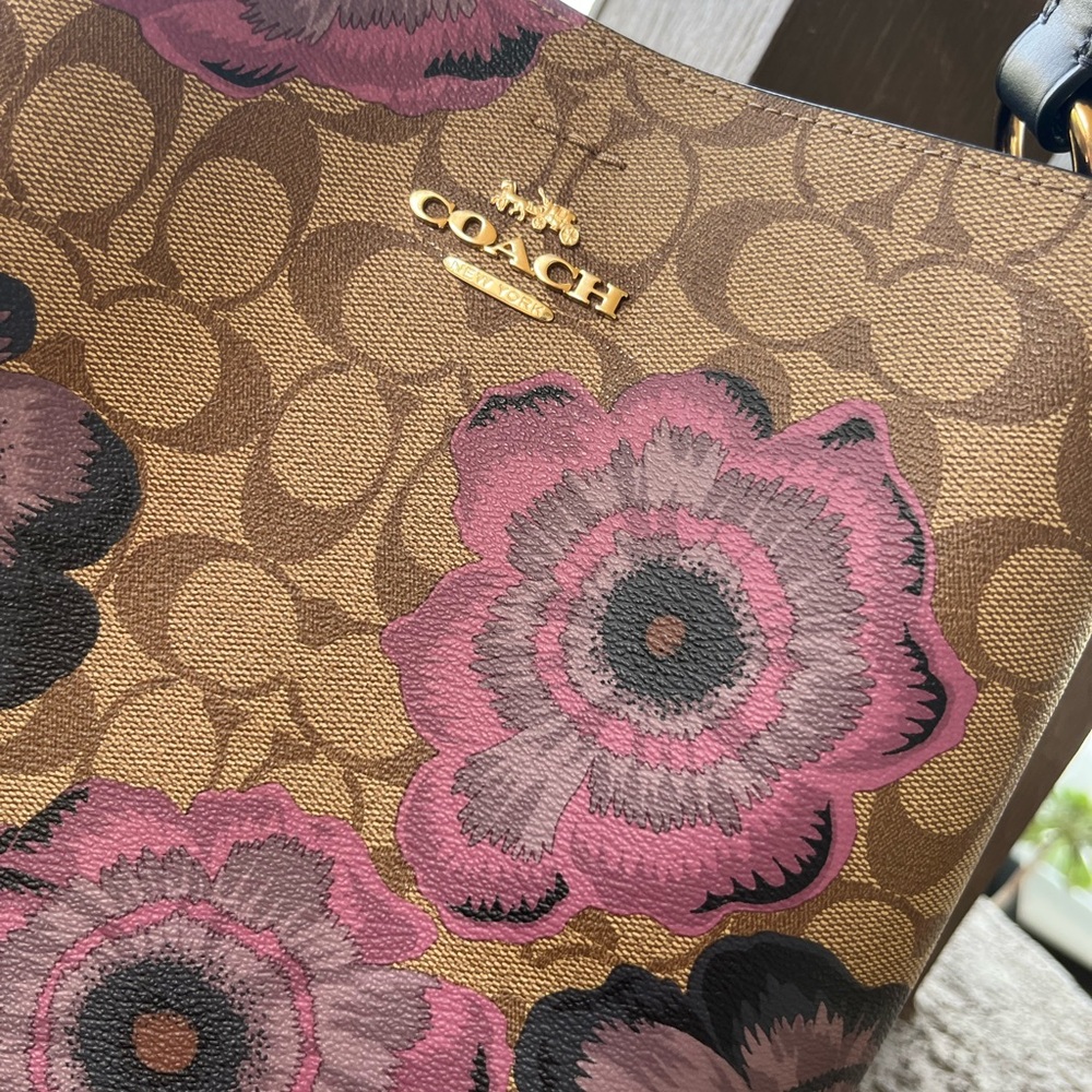 Coach X Kaffe Fassett Town Bucket Floral
Bag   Limited Edition - Picture 4 of 10